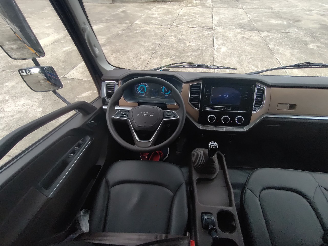 noi-that-xe-iz650-thung-bat
