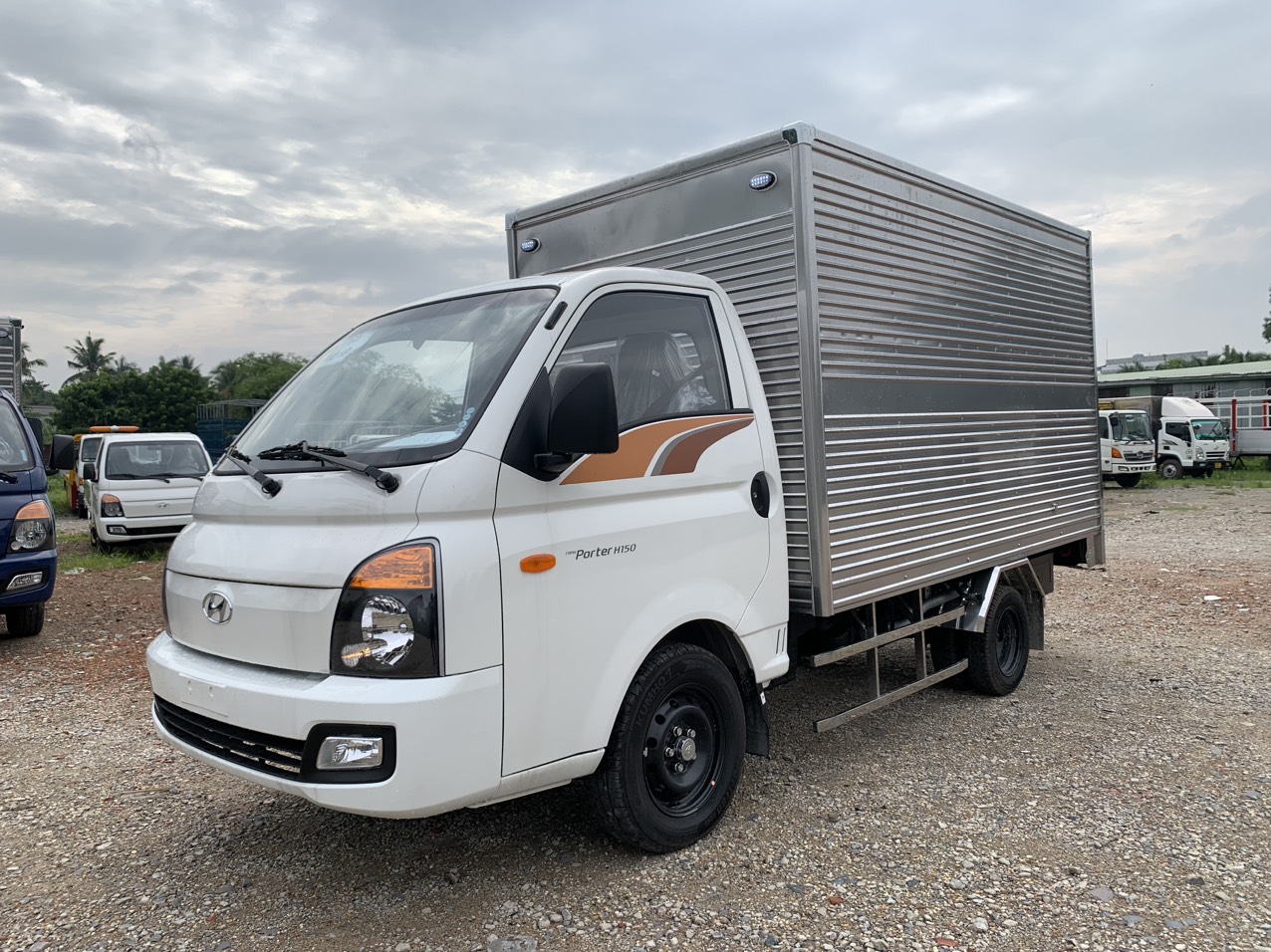 hyundai h150 thùng kín