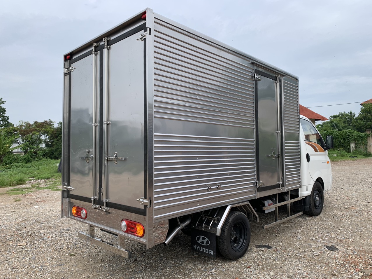 hyundai h150 thùng kín hyundai h150 thùng kín