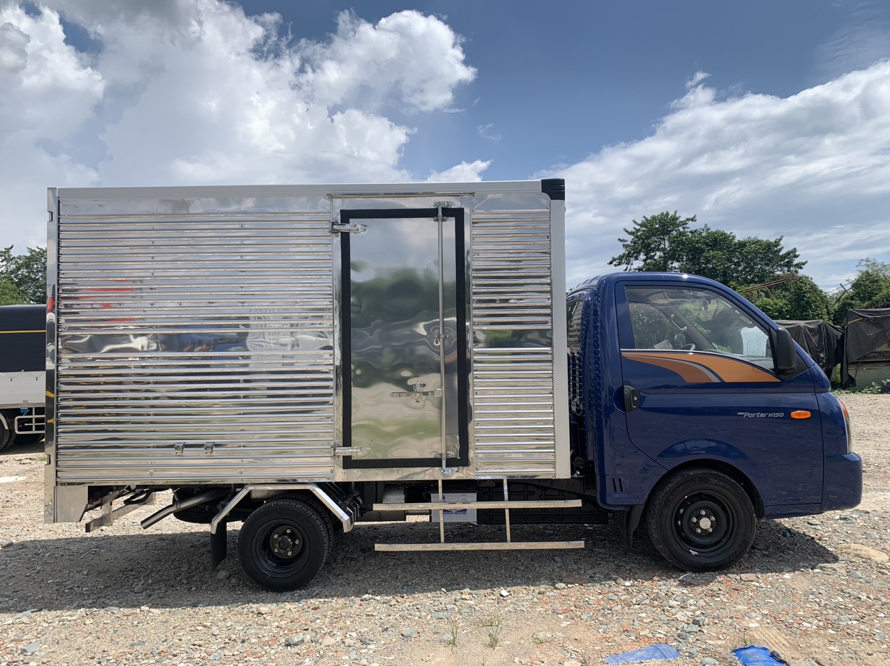hyundai h150 thùng kín hyundai h150 thùng kín