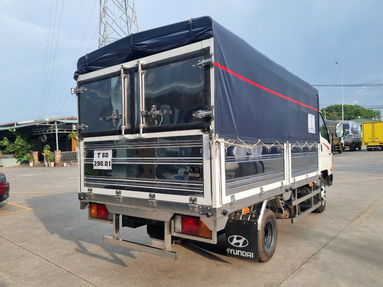 hyundai n250 2t4 thùng bạt hyundai n250 2t4 thùng bạt