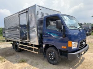 hyundai 75s 3t5 thùng kín