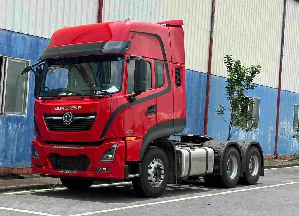 đầu kéo 3 chân dongfeng kl385