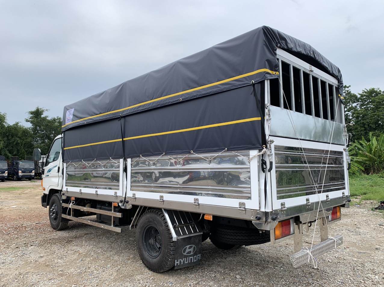 hyundai 110sp 6t9 thùng bạt