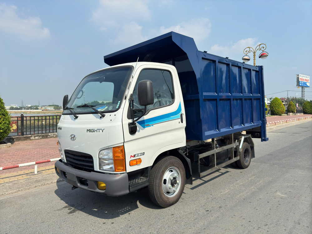 hyundai n250 e5 chở rác 8 khối