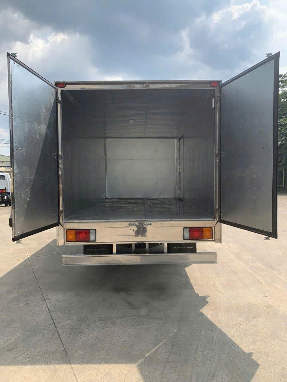 hyundai mighty w750/w750l e5 thùng kín hyundai mighty w750/w750l e5 thùng kín