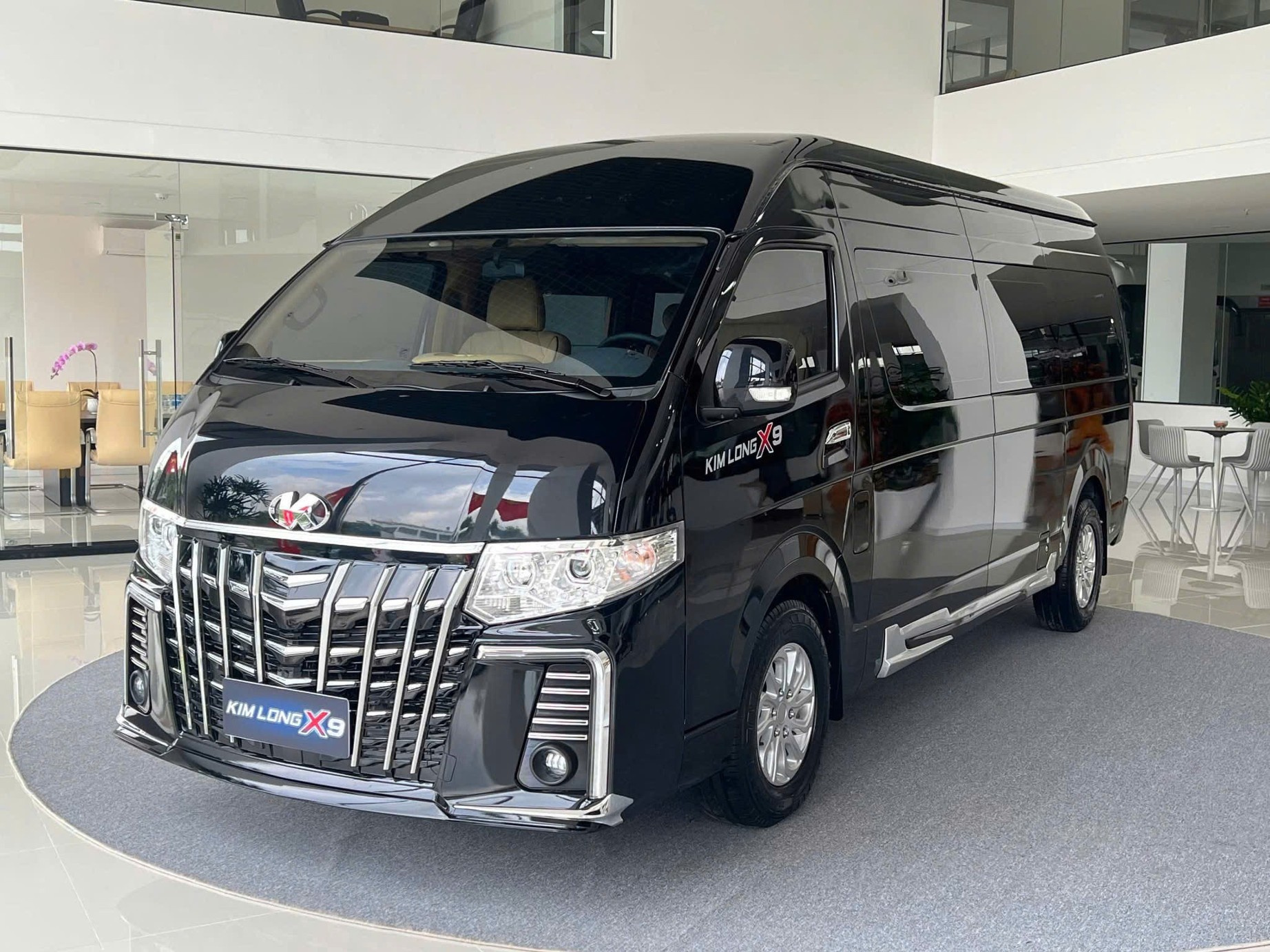 kim long x9 limousine 10 chỗ