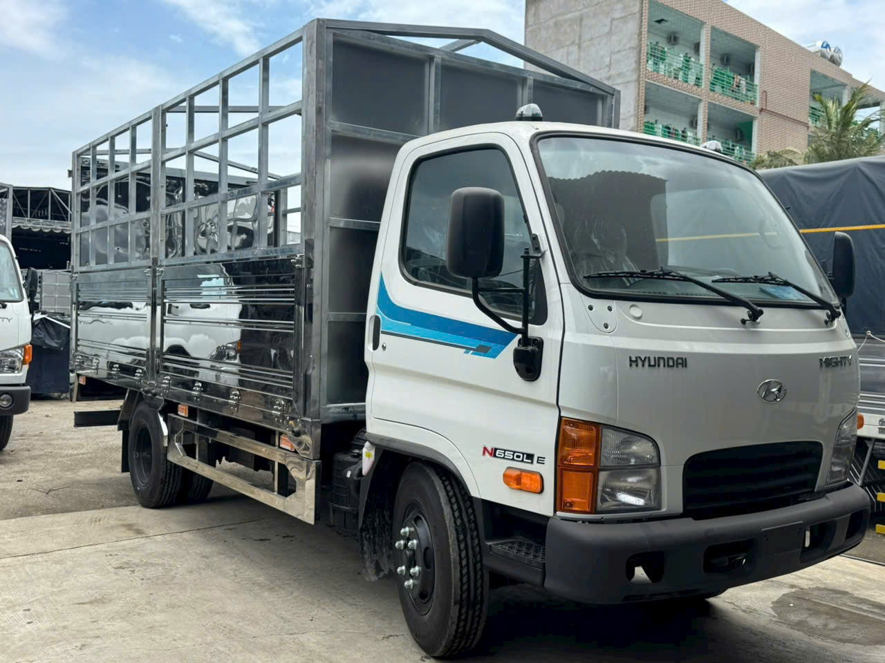 hyundai mighty n650l e5 thùng bạt hyundai mighty n650l e5 thùng bạt